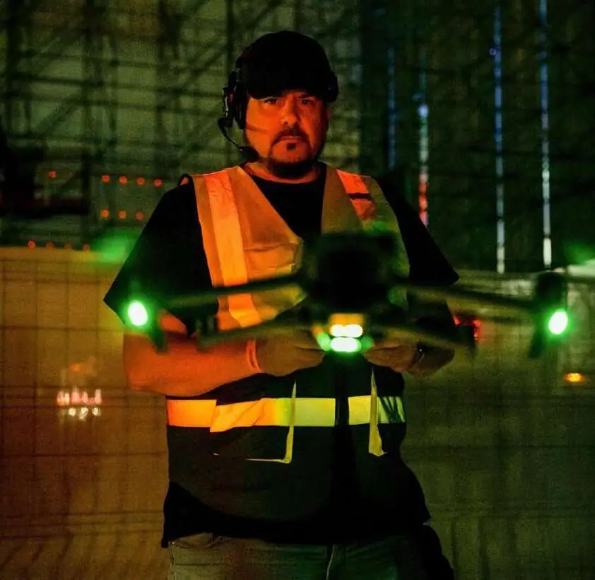 Operación nocturna con dron