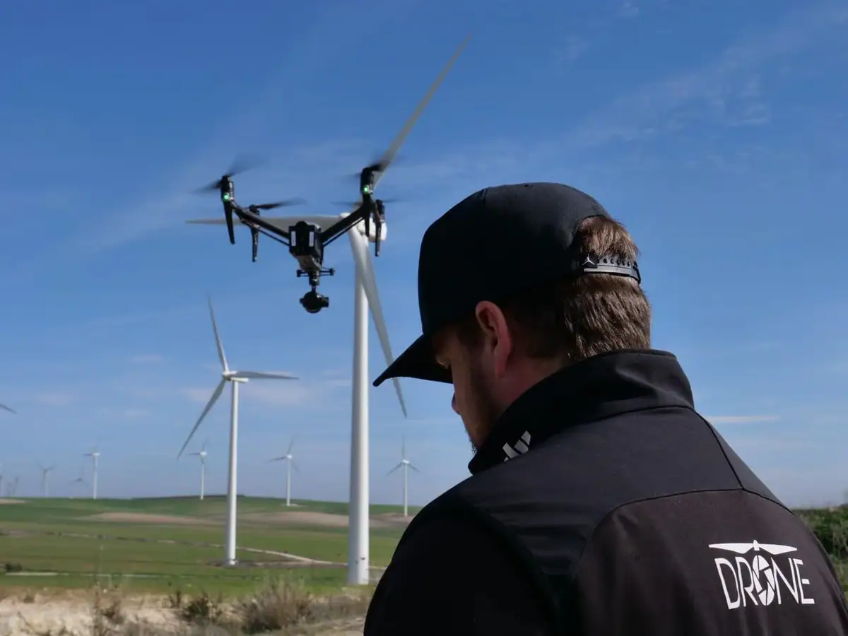 Operadores de drones con formación oficial en Huelva